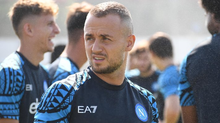 Ag. Lobotka: “C’era un’offerta dall’Arabia, il Napoli rispose: si fottano”